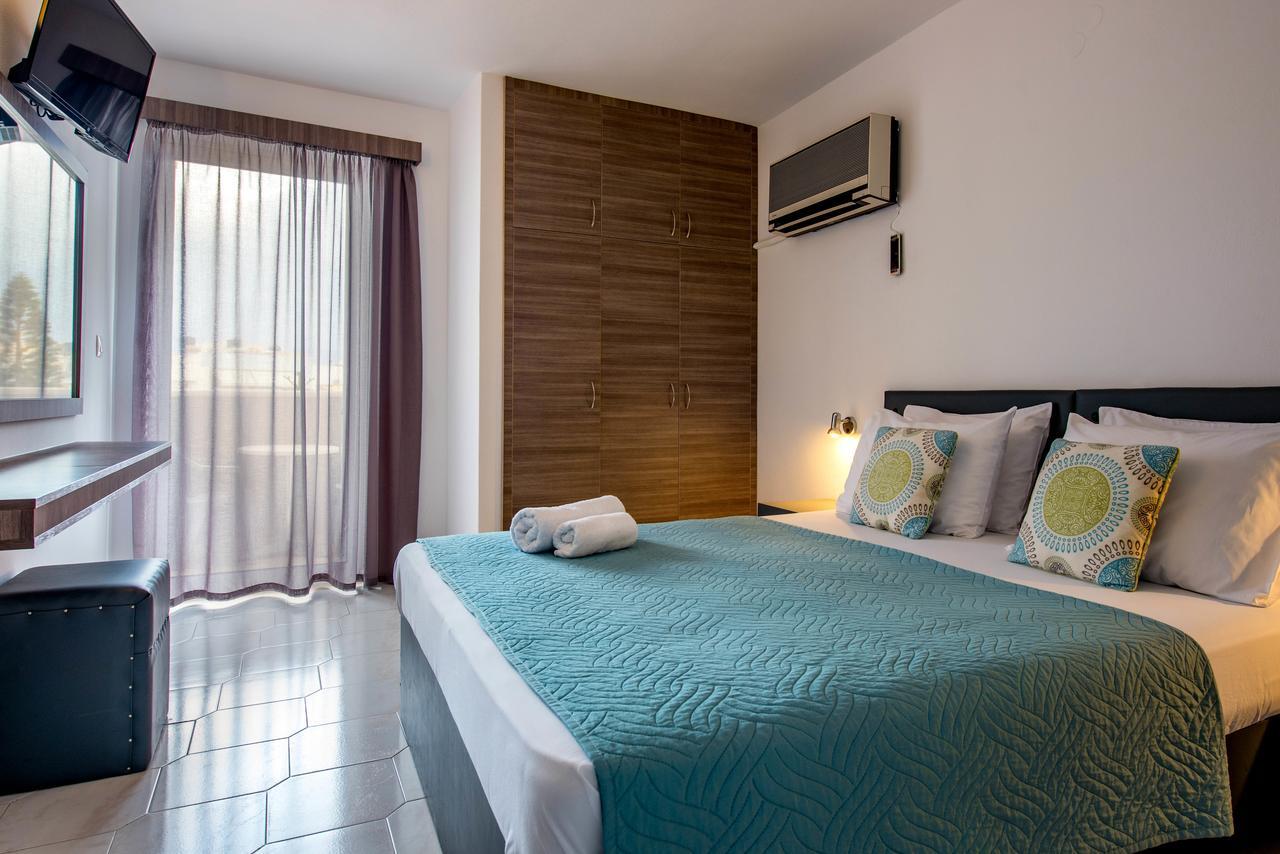 Galaxy Hotel Ierápetra エクステリア 写真