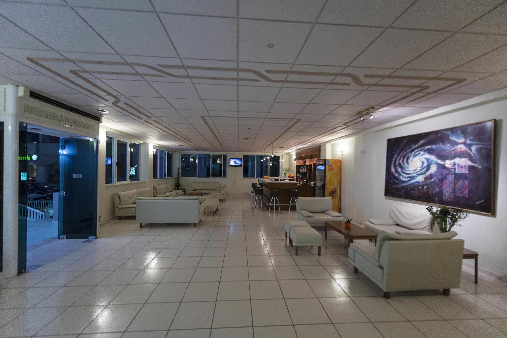 Galaxy Hotel Ierápetra エクステリア 写真