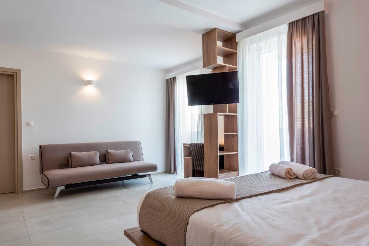 Galaxy Hotel Ierápetra エクステリア 写真